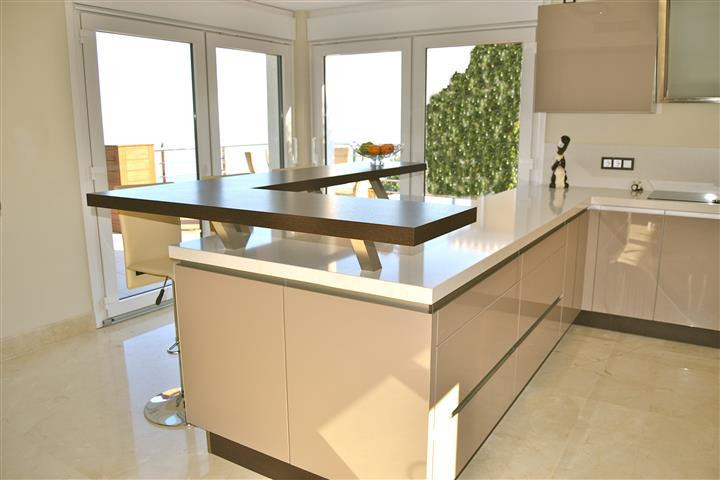 Se vende Villa - Chalet de 5 dormitorios en Costa Del Sol, Málaga, España
