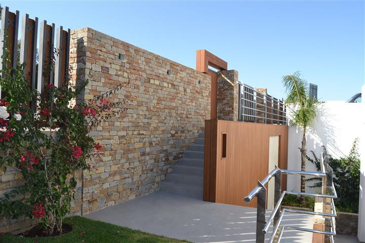 Se vende Villa - Chalet de 5 dormitorios en Costa Del Sol, Málaga, España