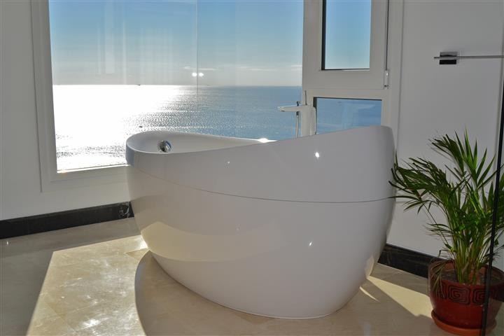 Se vende Villa - Chalet de 5 dormitorios en Costa Del Sol, Málaga, España