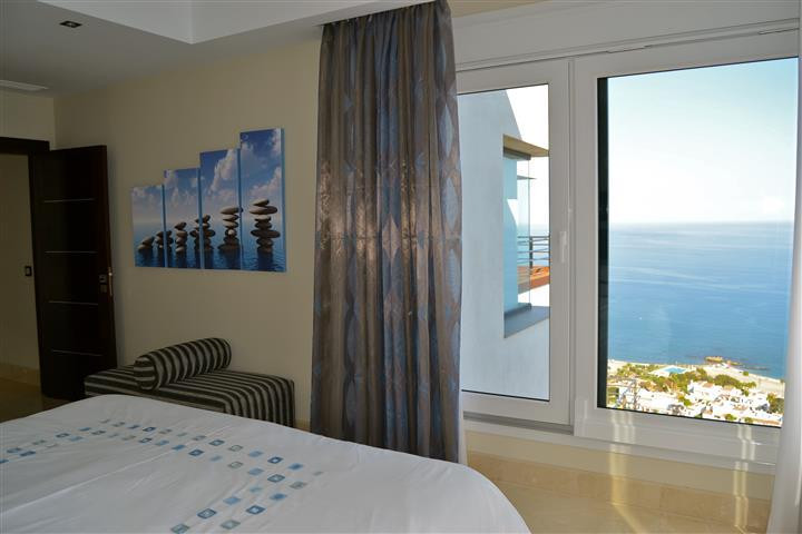 Se vende Villa - Chalet de 5 dormitorios en Costa Del Sol, Málaga, España