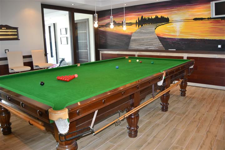 Se vende Villa - Chalet de 5 dormitorios en Costa Del Sol, Málaga, España