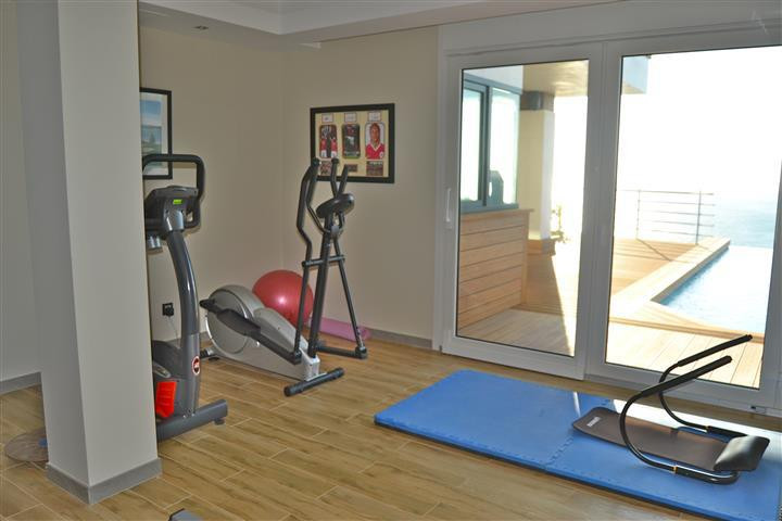 Se vende Villa - Chalet de 5 dormitorios en Costa Del Sol, Málaga, España