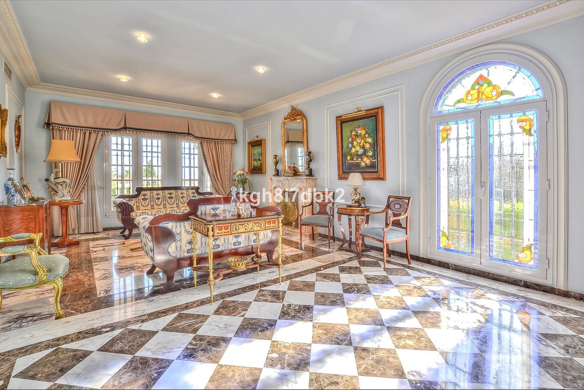 Se vende Villa - Chalet de 10 dormitorios en Costa Del Sol, Málaga, España