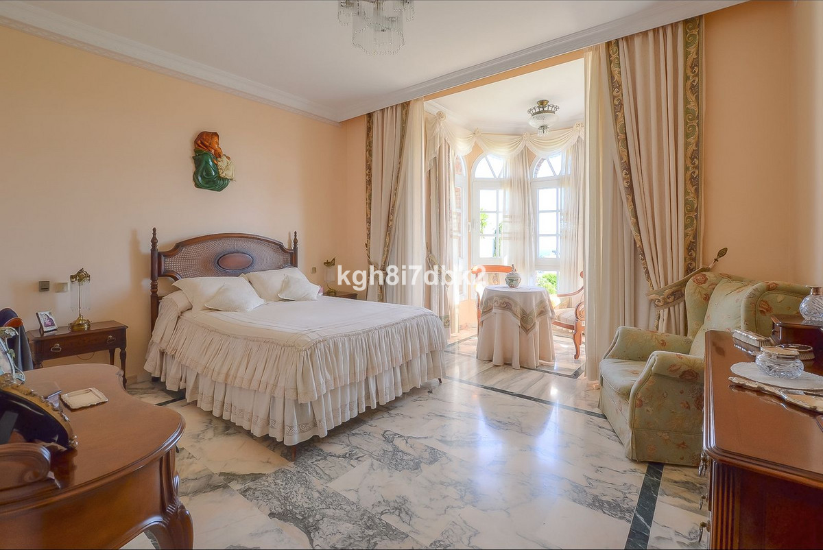 Se vende Villa - Chalet de 10 dormitorios en Costa Del Sol, Málaga, España