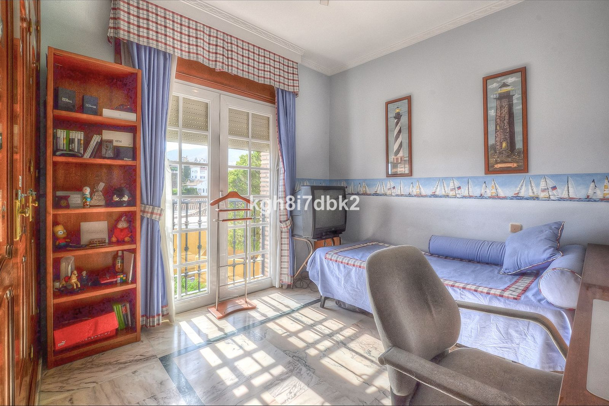 Se vende Villa - Chalet de 10 dormitorios en Costa Del Sol, Málaga, España