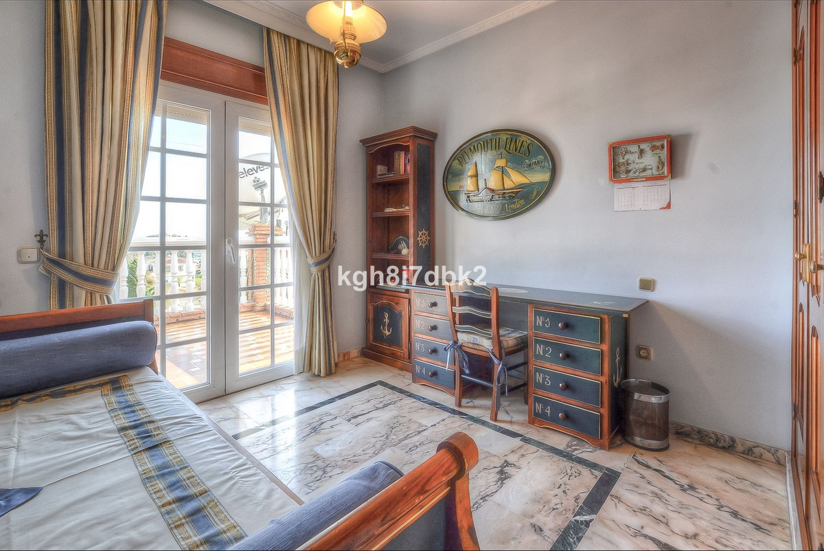 Se vende Villa - Chalet de 10 dormitorios en Costa Del Sol, Málaga, España