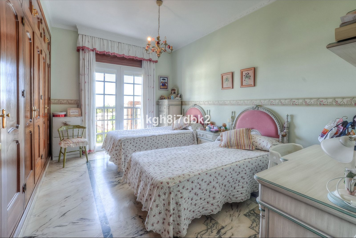 Se vende Villa - Chalet de 10 dormitorios en Costa Del Sol, Málaga, España