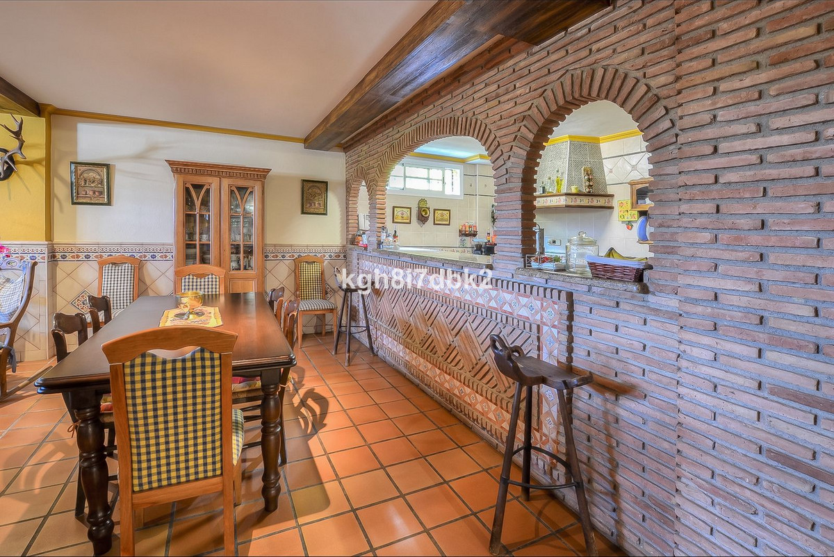 Se vende Villa - Chalet de 10 dormitorios en Costa Del Sol, Málaga, España
