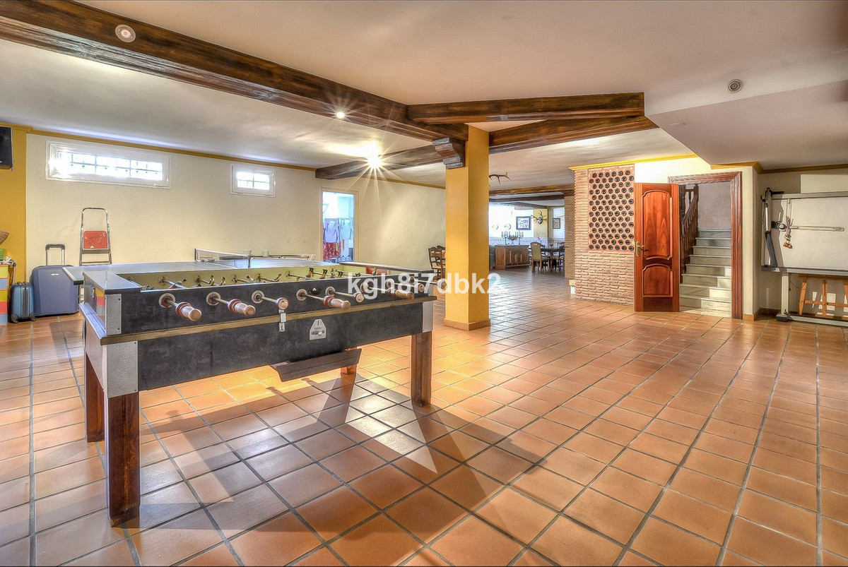 Se vende Villa - Chalet de 10 dormitorios en Costa Del Sol, Málaga, España