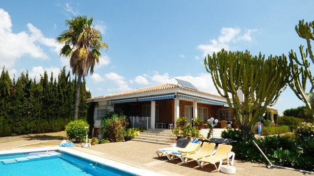Se vende Villa - Chalet de 4 dormitorios en Costa Del Sol, Málaga, España