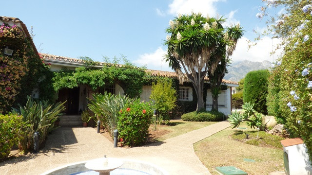 Se vende Villa - Chalet de 4 dormitorios en Costa Del Sol, Málaga, España