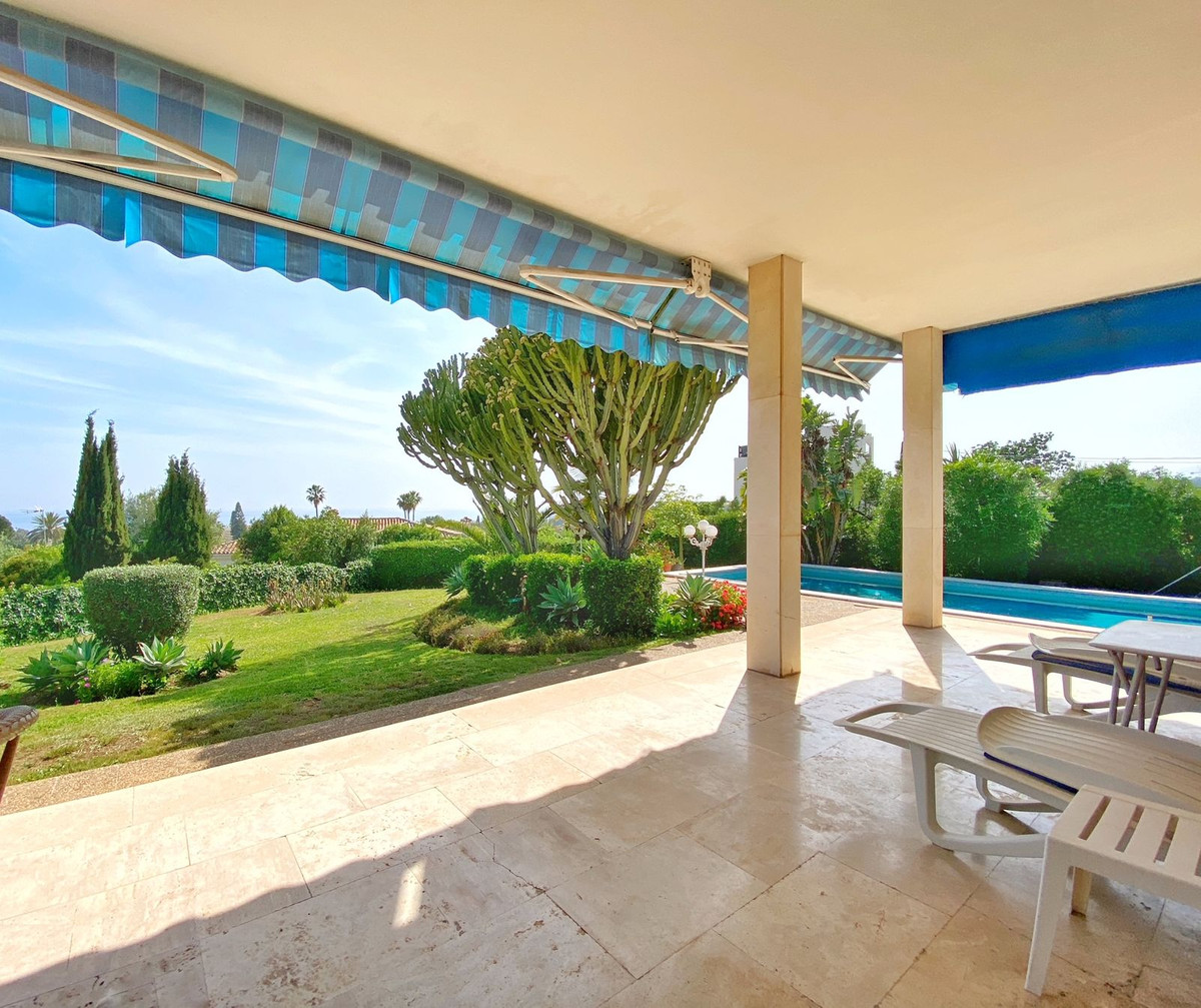 Se vende Villa - Chalet de 4 dormitorios en Costa Del Sol, Málaga, España