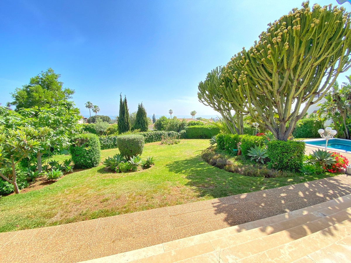 Se vende Villa - Chalet de 4 dormitorios en Costa Del Sol, Málaga, España