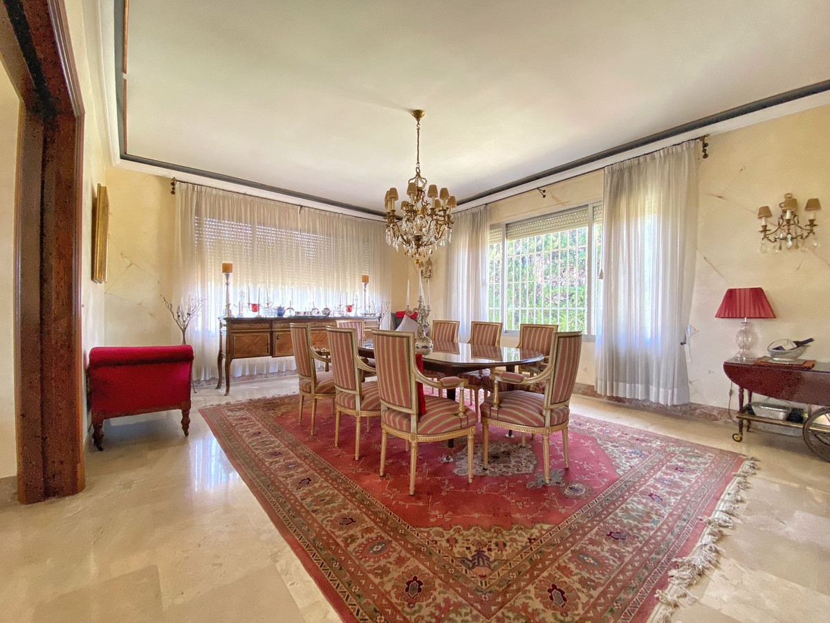 Se vende Villa - Chalet de 4 dormitorios en Costa Del Sol, Málaga, España