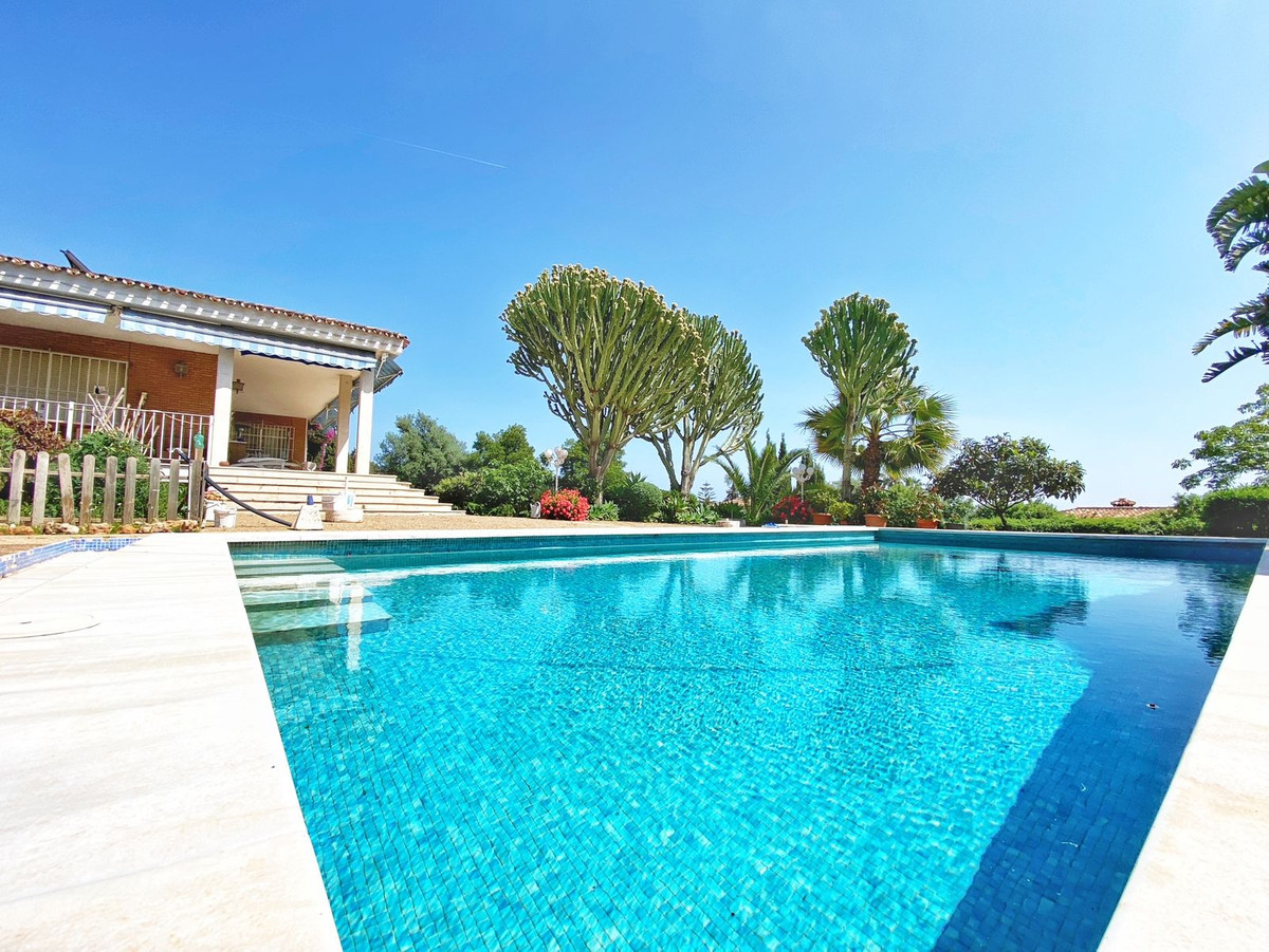 Se vende Villa - Chalet de 4 dormitorios en Costa Del Sol, Málaga, España