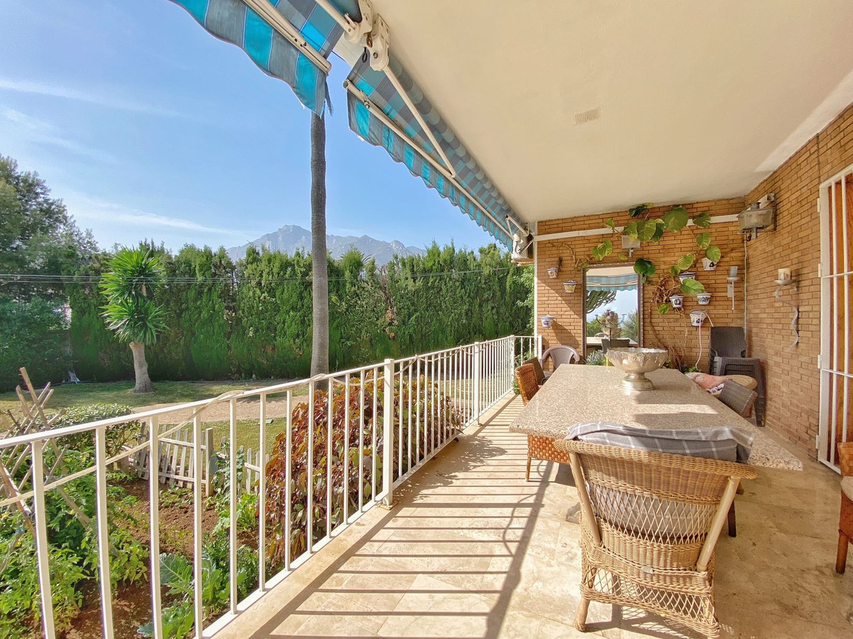 Se vende Villa - Chalet de 4 dormitorios en Costa Del Sol, Málaga, España