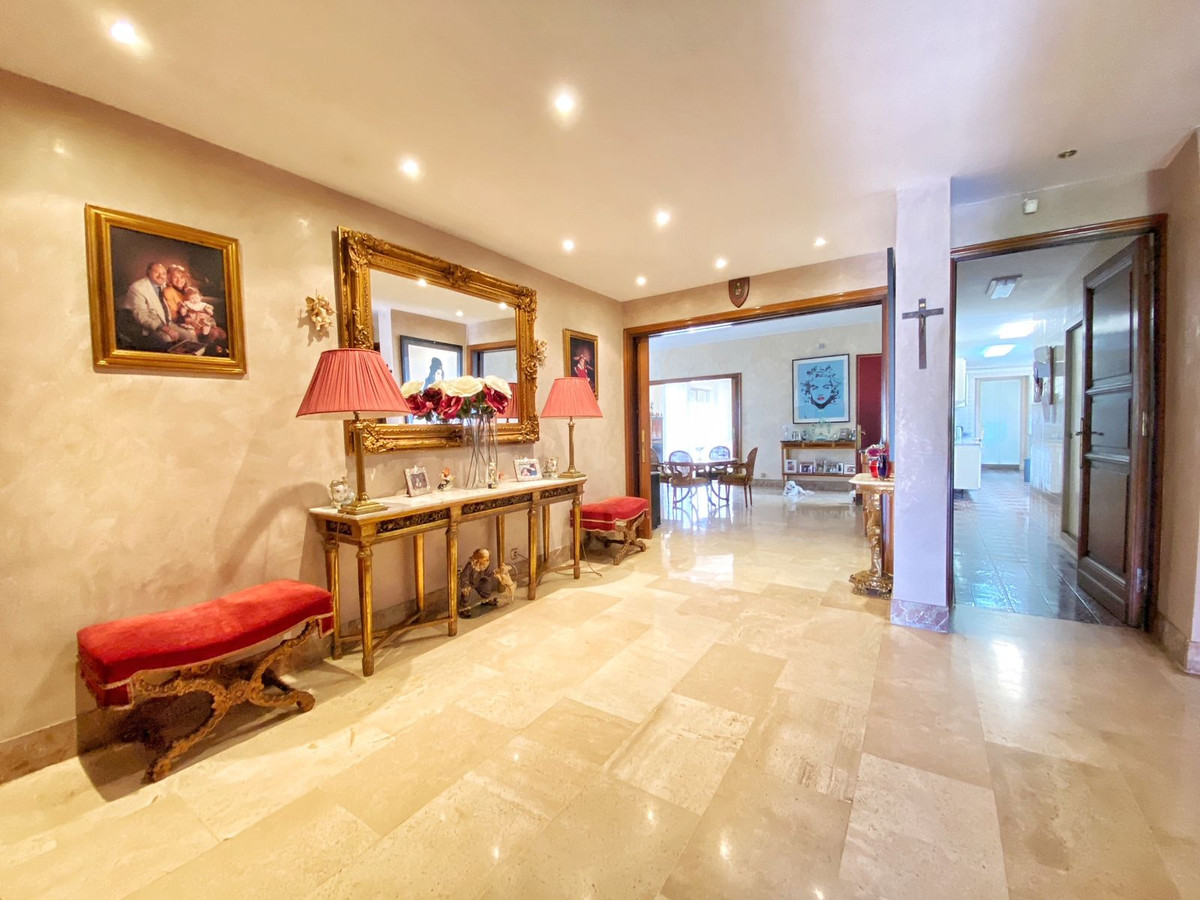 Se vende Villa - Chalet de 4 dormitorios en Costa Del Sol, Málaga, España