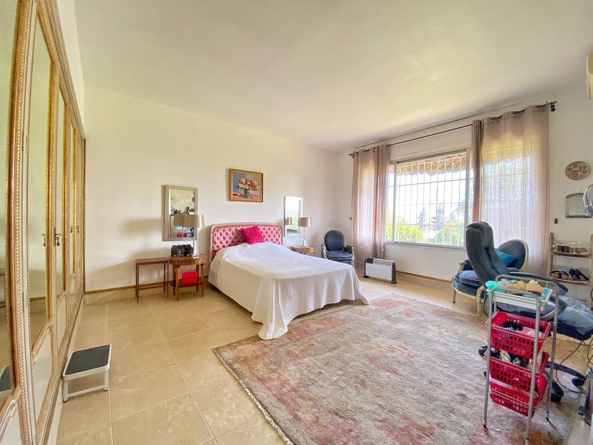 Se vende Villa - Chalet de 4 dormitorios en Costa Del Sol, Málaga, España