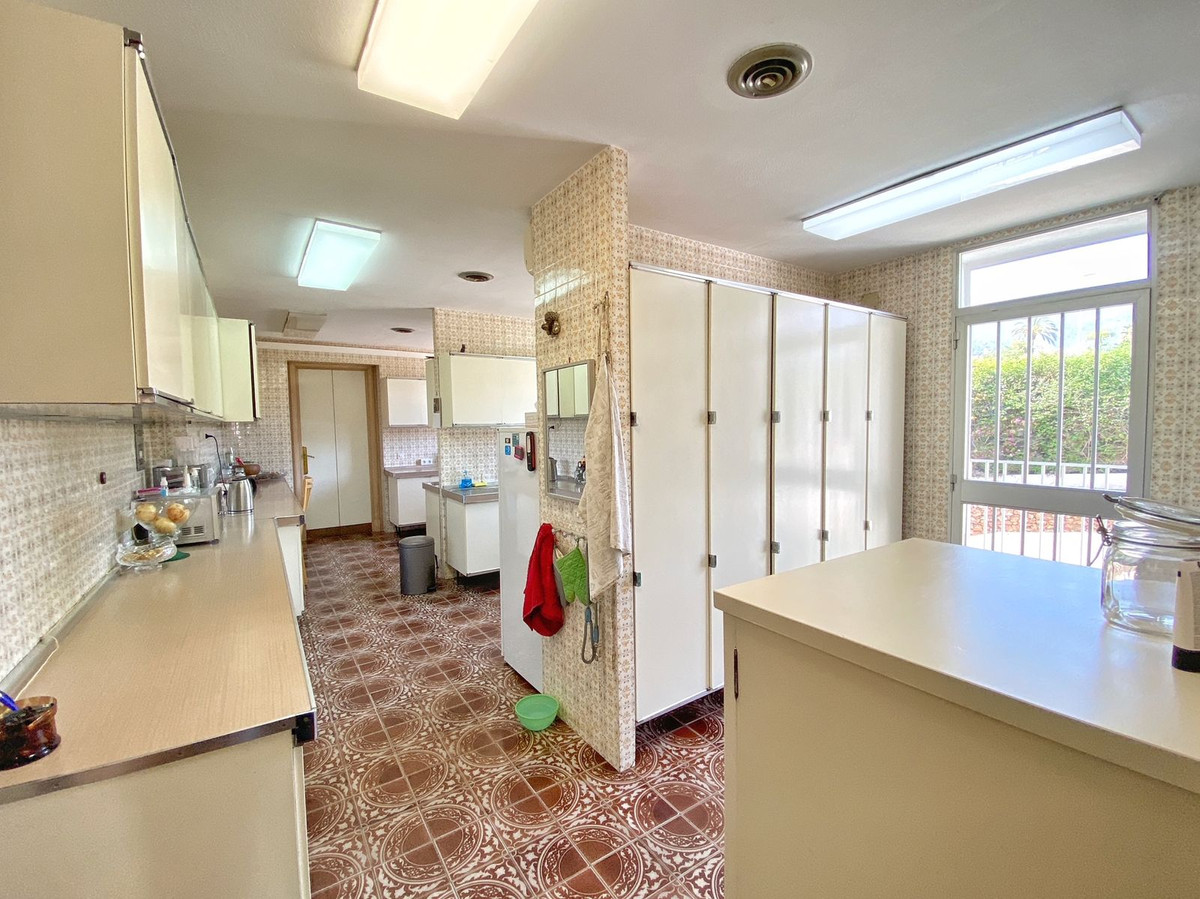 Se vende Villa - Chalet de 4 dormitorios en Costa Del Sol, Málaga, España