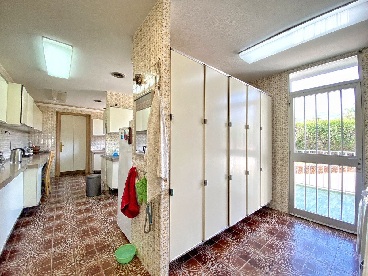 Se vende Villa - Chalet de 4 dormitorios en Costa Del Sol, Málaga, España