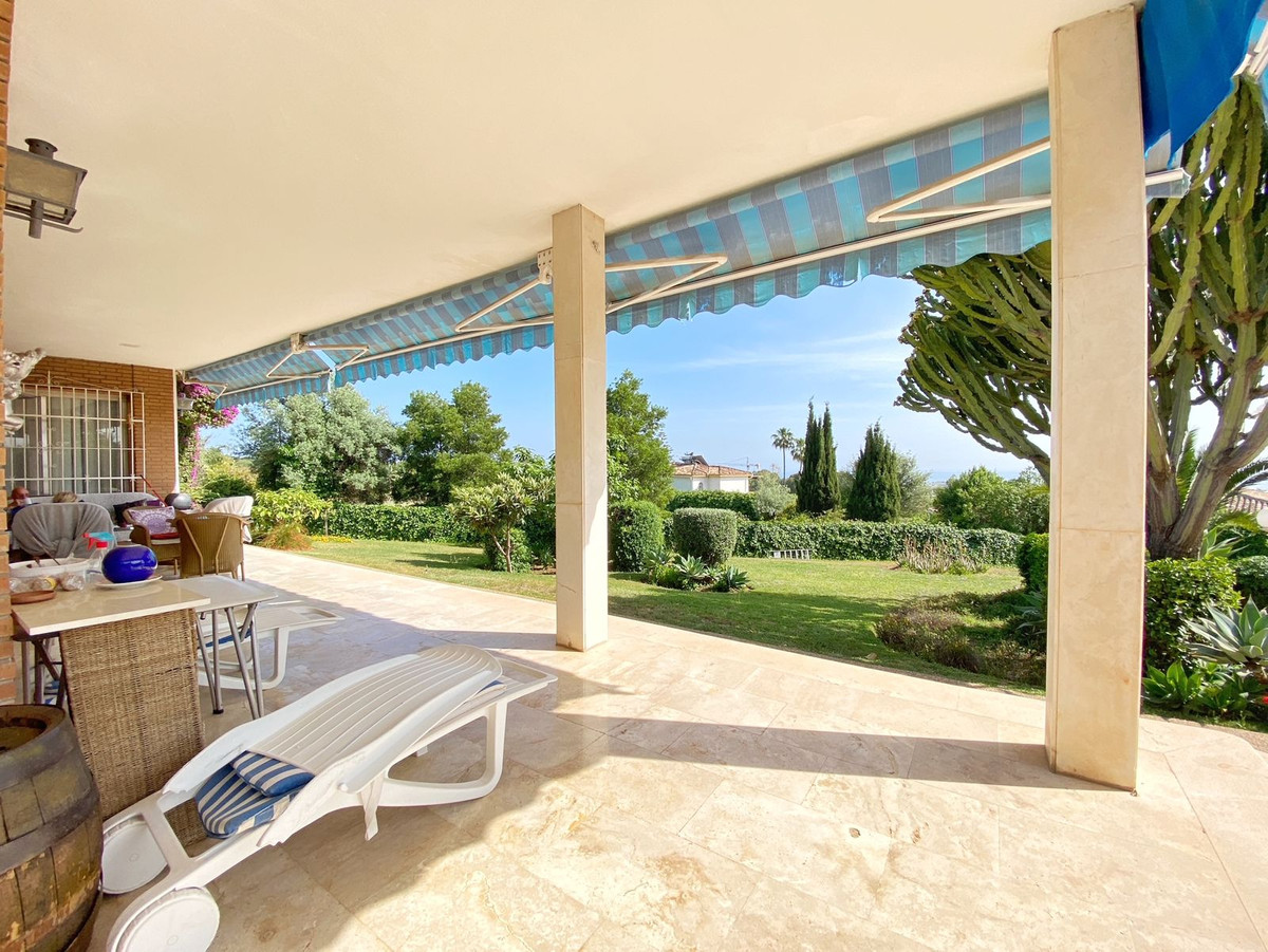 Se vende Villa - Chalet de 4 dormitorios en Costa Del Sol, Málaga, España