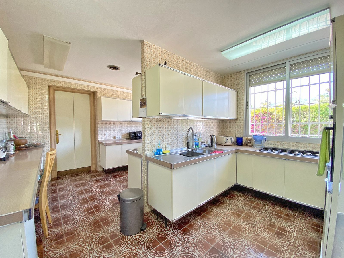 Se vende Villa - Chalet de 4 dormitorios en Costa Del Sol, Málaga, España