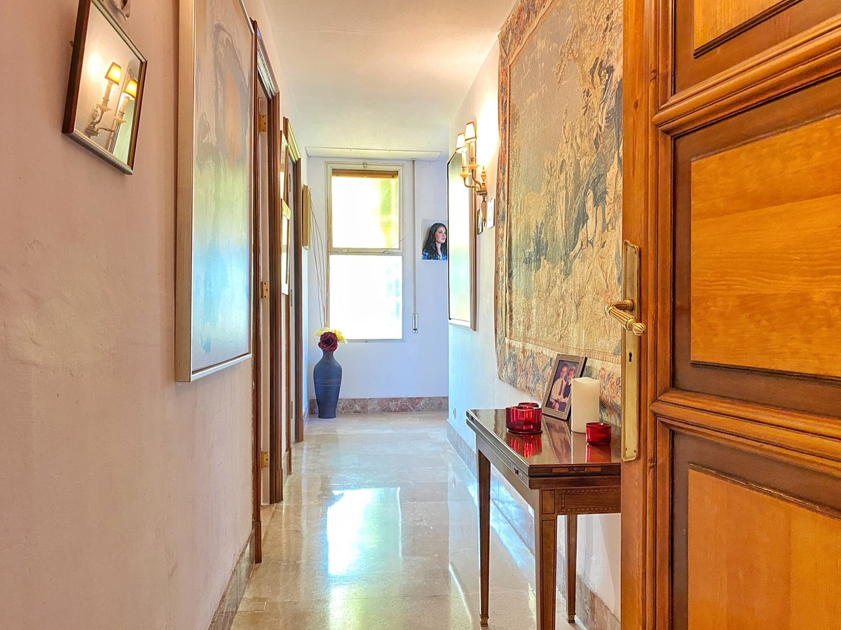 Se vende Villa - Chalet de 4 dormitorios en Costa Del Sol, Málaga, España