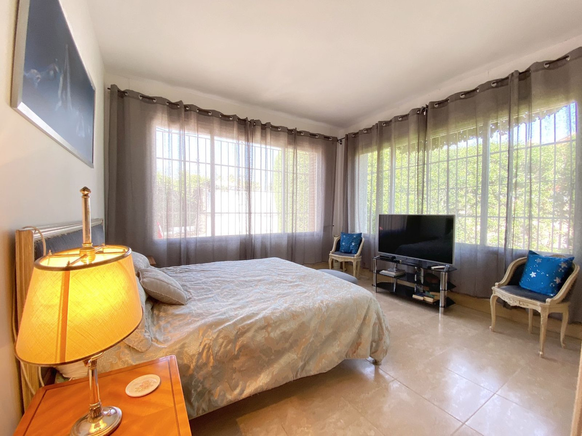 Se vende Villa - Chalet de 4 dormitorios en Costa Del Sol, Málaga, España