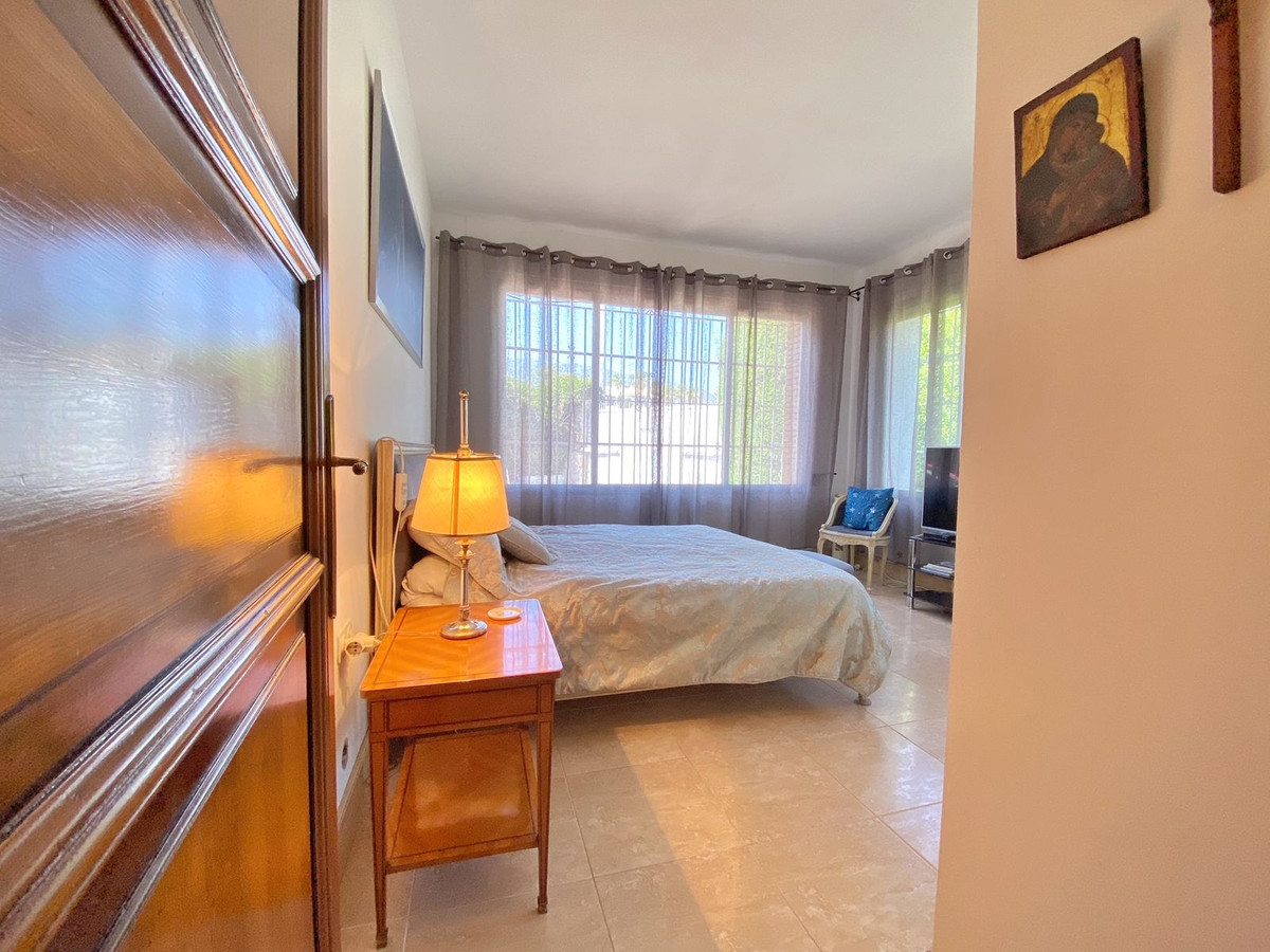 Se vende Villa - Chalet de 4 dormitorios en Costa Del Sol, Málaga, España