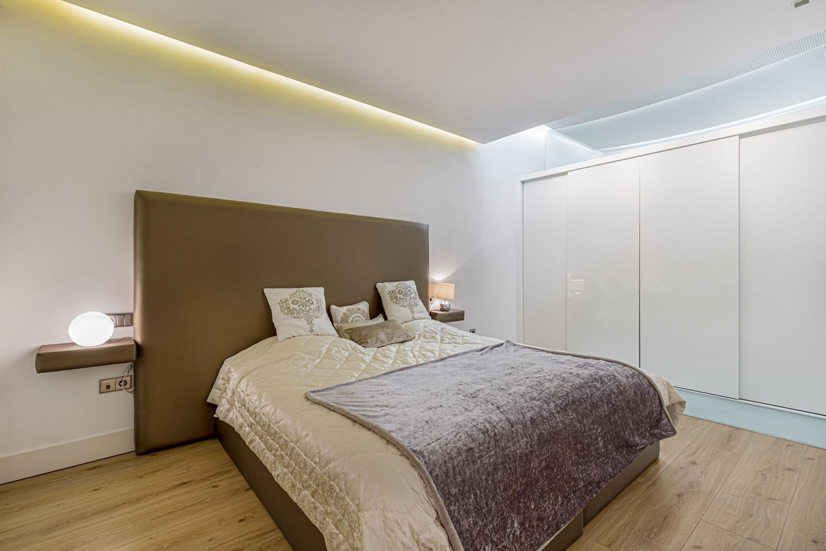 3 Bed Apartment for sale in Puerto Banús Costa Del Sol, Málaga, Spain