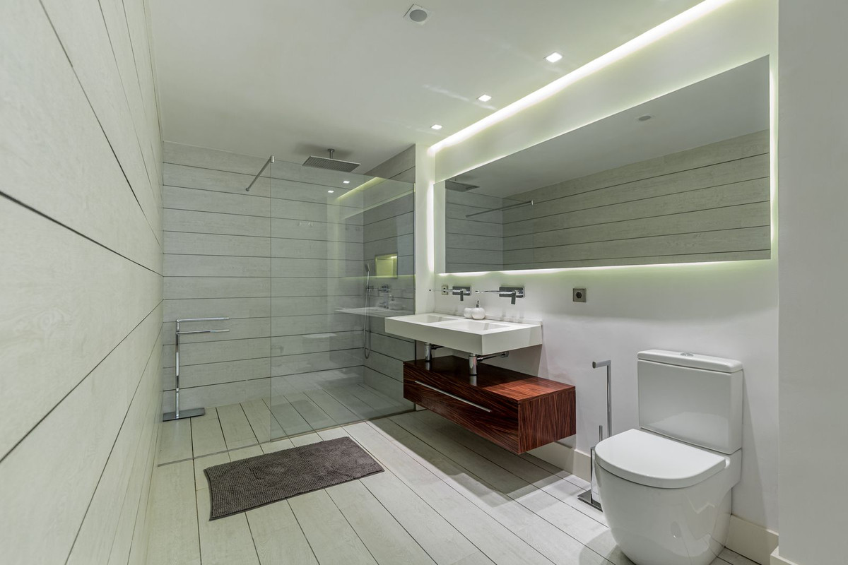 3 Bed Apartment for sale in Puerto Banús Costa Del Sol, Málaga, Spain