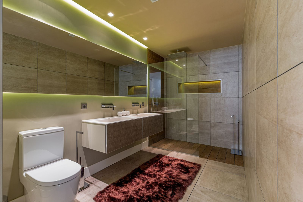 3 Bed Apartment for sale in Puerto Banús Costa Del Sol, Málaga, Spain
