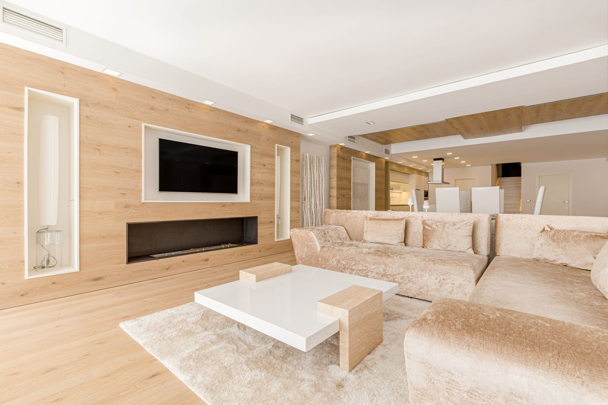3 Bed Apartment for sale in Puerto Banús Costa Del Sol, Málaga, Spain