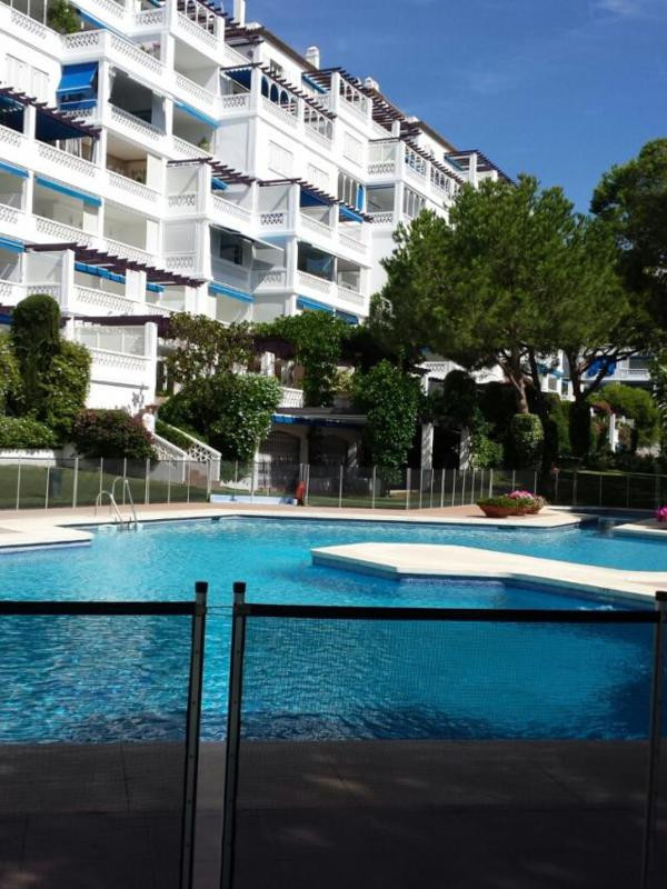 3 Bed Apartment for sale in Puerto Banús Costa Del Sol, Málaga, Spain