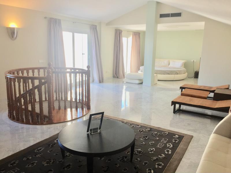 3 Bed Apartment for sale in Puerto Banús Costa Del Sol, Málaga, Spain