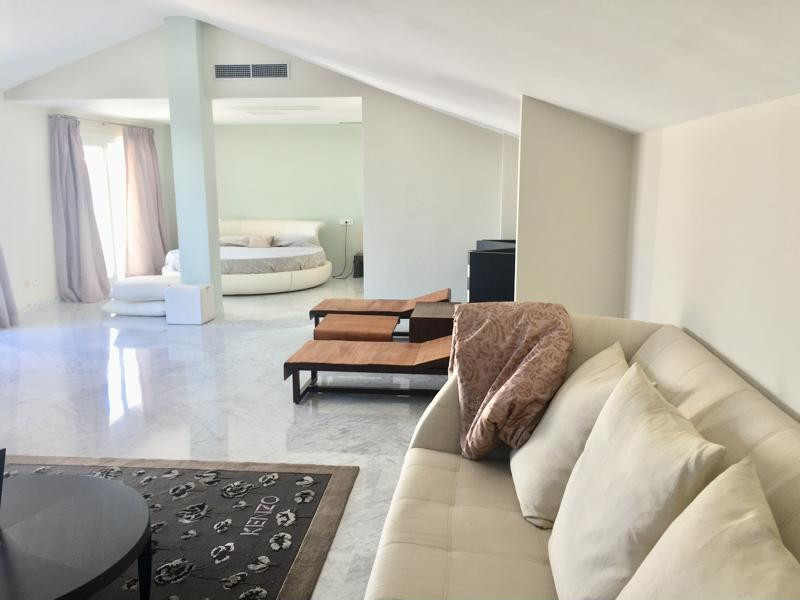 3 Bed Apartment for sale in Puerto Banús Costa Del Sol, Málaga, Spain