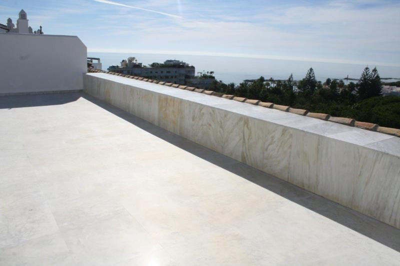 3 Bed Apartment for sale in Puerto Banús Costa Del Sol, Málaga, Spain