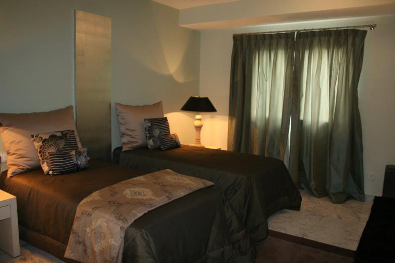 3 Bed Apartment for sale in Puerto Banús Costa Del Sol, Málaga, Spain