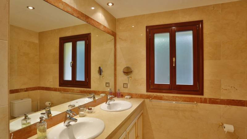 5 Bed Townhouse for sale in Sierra Blanca Costa Del Sol, Málaga, Spain