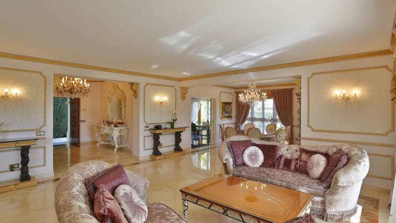5 Bed Townhouse for sale in Sierra Blanca Costa Del Sol, Málaga, Spain