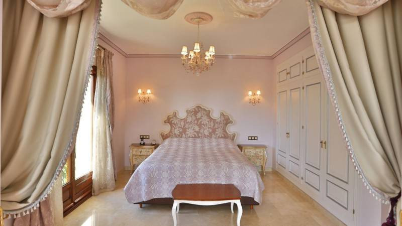 5 Bed Townhouse for sale in Sierra Blanca Costa Del Sol, Málaga, Spain