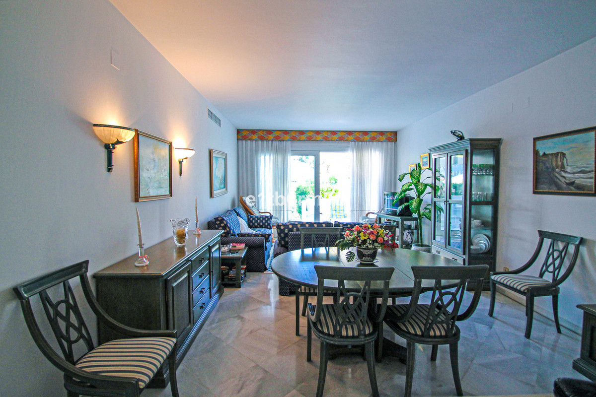 Se vende Apartamento Planta Baja de 2 dormitorios en Costa Del Sol, Málaga, España