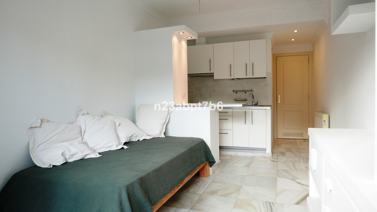 2 Bed Apartment for sale in Nueva Andalucía Costa Del Sol, Málaga, Spain