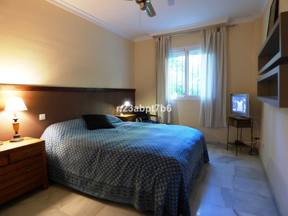 2 Bed Apartment for sale in Nueva Andalucía Costa Del Sol, Málaga, Spain