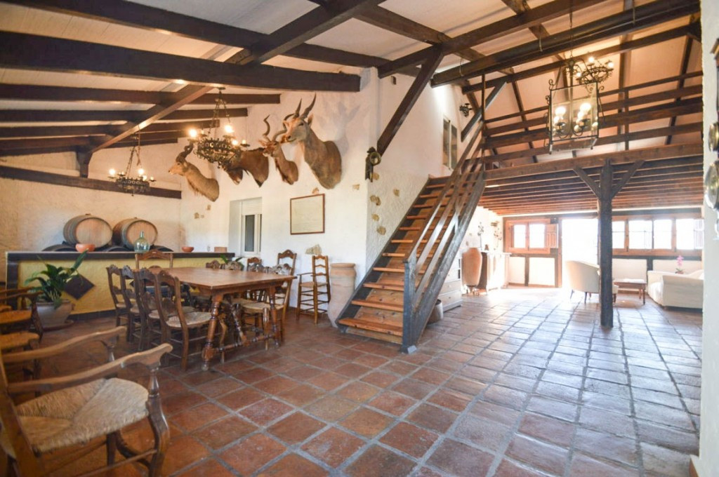 10 Bed Townhouse for sale in Ronda Costa Del Sol, Málaga, Spain