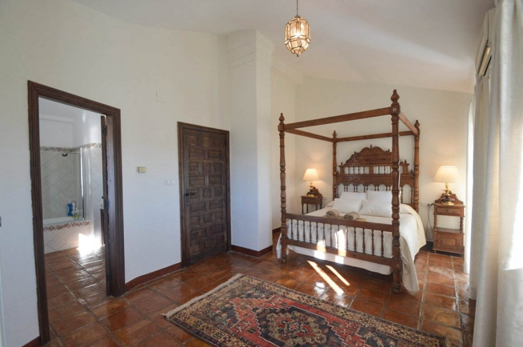 10 Bed Townhouse for sale in Ronda Costa Del Sol, Málaga, Spain