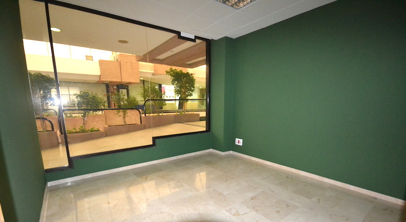 Commercial unit for sale in Puerto Banús Costa Del Sol, Málaga, Spain
