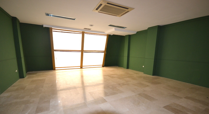 Commercial unit for sale in Puerto Banús Costa Del Sol, Málaga, Spain