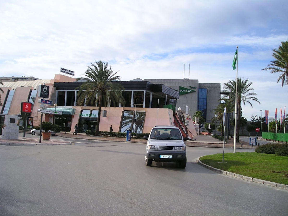 Commercial unit for sale in Puerto Banús Costa Del Sol, Málaga, Spain