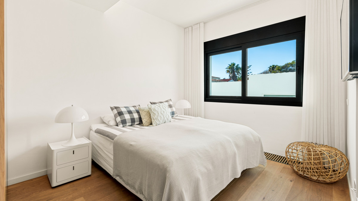 Se vende Villa - Chalet de 6 dormitorios en Costa Del Sol, Málaga, España